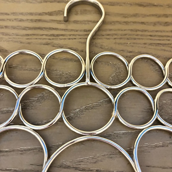 Amazon Silver Scarf Hanger - Picture 11 of 11